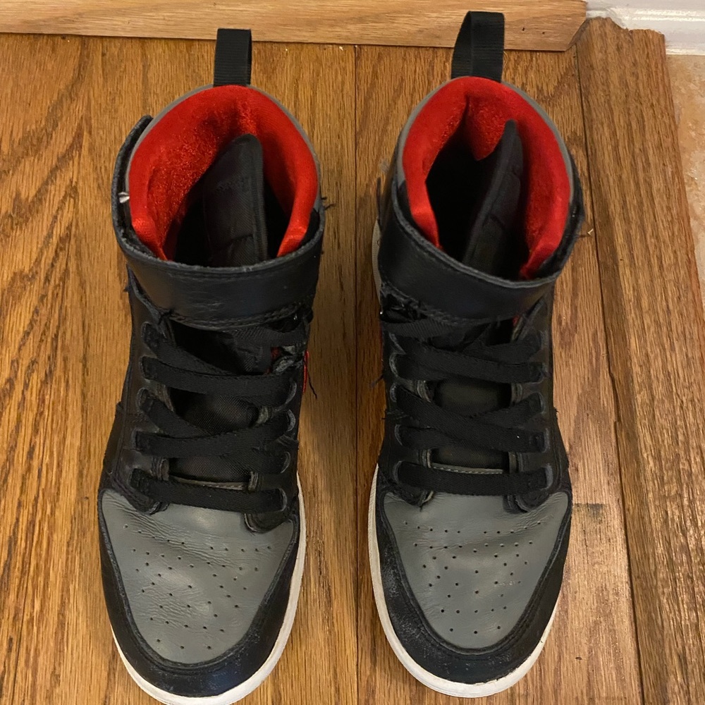 Jordan 1 Youth Shoe